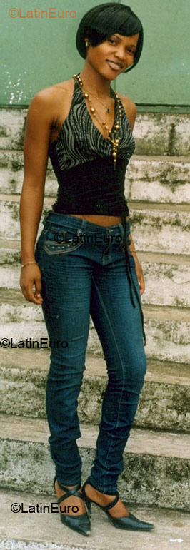 Date this gorgeous Any Country girl Gyslaine from  A9508