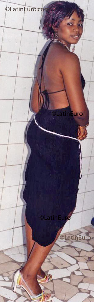 Date this attractive Any Country girl Grace from  A9528