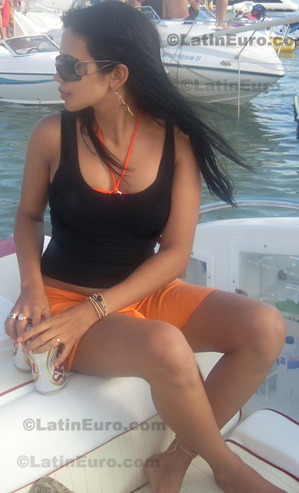 Date this gorgeous Brazil girl Adrielma from Belem B-13