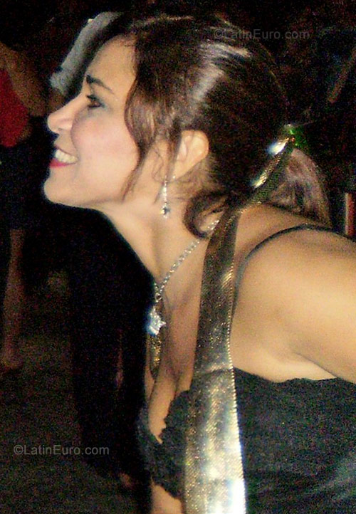 Date this voluptuous Brazil girl Lourdes from Fortaleza BR3984