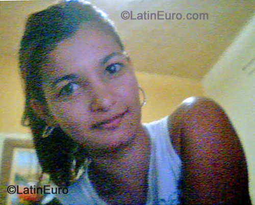 Date this passionate Brazil girl Francielle from Rio de Janeiro B-167