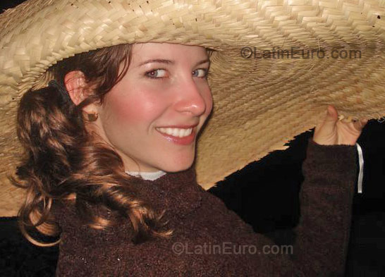 Date this lovely Brazil girl Ana from Curitba B-188