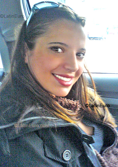 Date this happy Brazil girl Maressa from Santos B-247