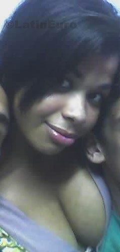 Date this gorgeous Brazil girl Joelma from Maceio B-44