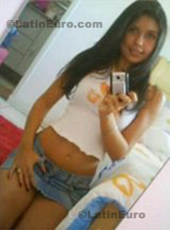 Date this happy Brazil girl Caroline from Juatuba BR3943