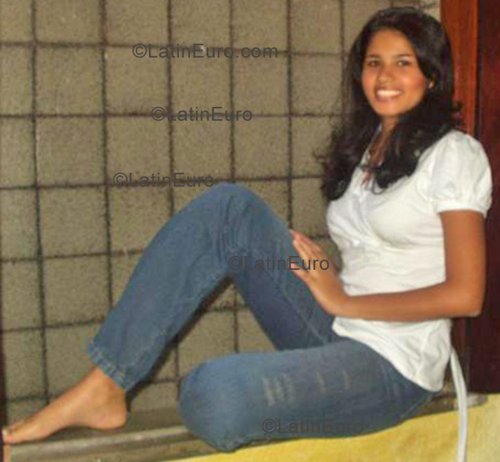 Date this cute Brazil girl Geisa from Fortaleza B1010