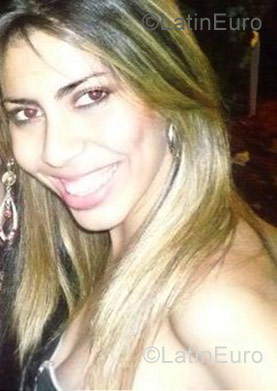 Date this attractive Brazil girl Fernanda from Uberlandia B1027