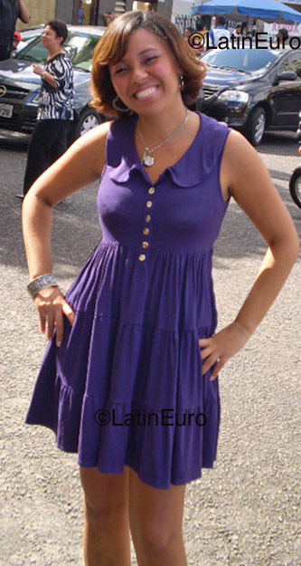 Date this foxy Brazil girl Lilian from Salvador B1038