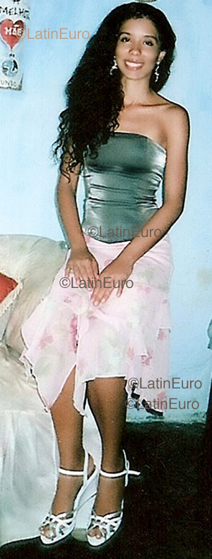 Date this tall Brazil girl Sara from Itaparica B1050