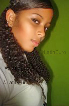 Date this athletic Brazil girl Mariana from Aracaju B1066