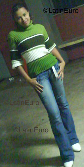 Date this hard body Brazil girl Sheyla from Teresopolis B1073