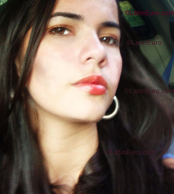 Date this voluptuous Brazil girl Nataly from Santos B1229