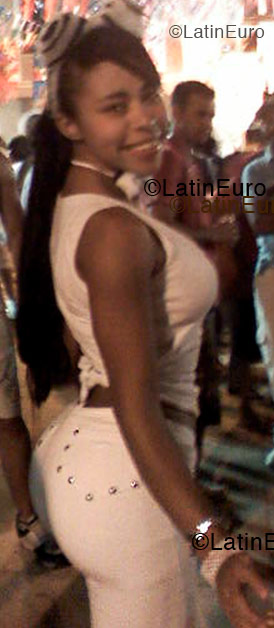 Date this good-looking Brazil girl Luci from Sao Paulo B1269