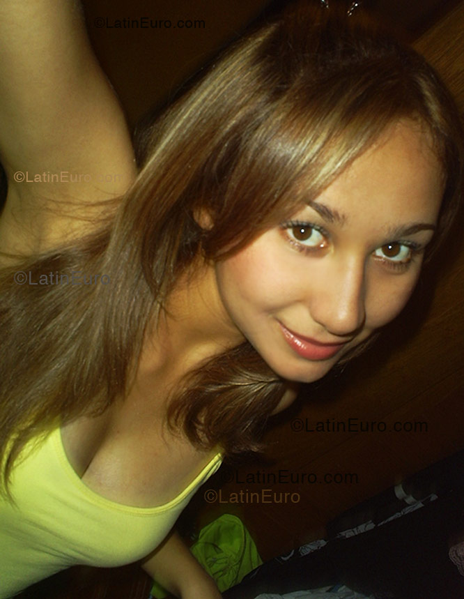 Date this happy Brazil girl Alessandra from Campinas B1283