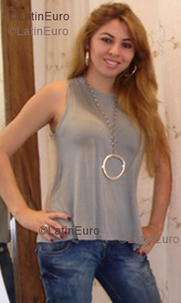 Date this lovely Brazil girl Daniela from Nucleo Bandeirantes B1304