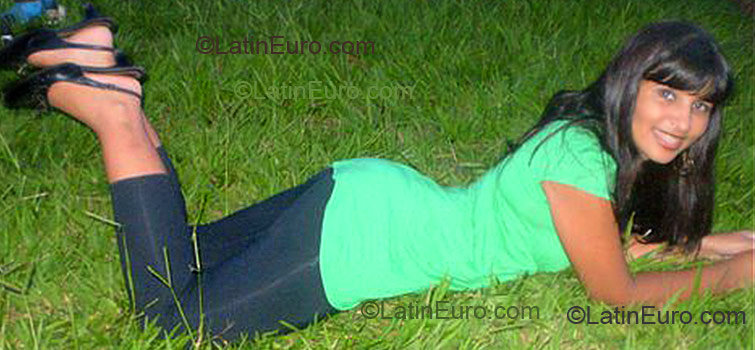 Date this gorgeous Brazil girl Arenice from Palmas B1378