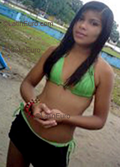 Date this sultry Brazil girl Sara from Belem B1379