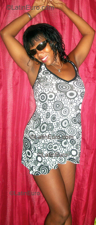 Date this delightful Brazil girl Patricia from Salvador B1398