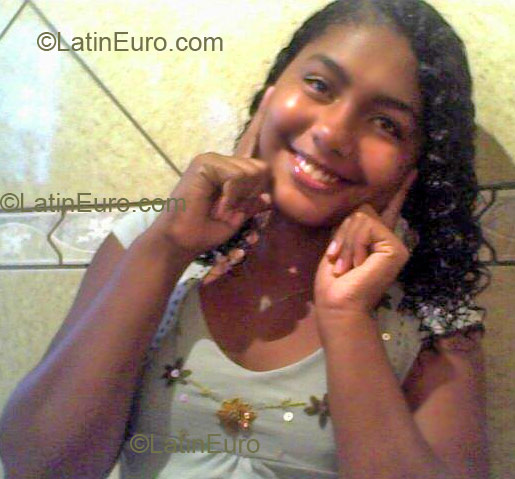 Date this cute Brazil girl Ana from Belford Roxo B1403