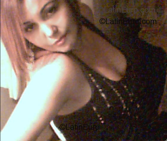 Date this lovely Brazil girl Daniella from Santos B1431