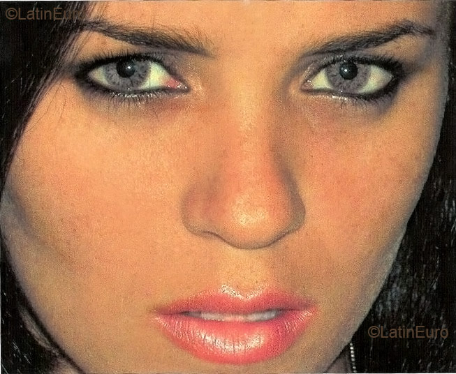 Date this nice looking Brazil girl Lucelia from Rio De Janeiro B1460