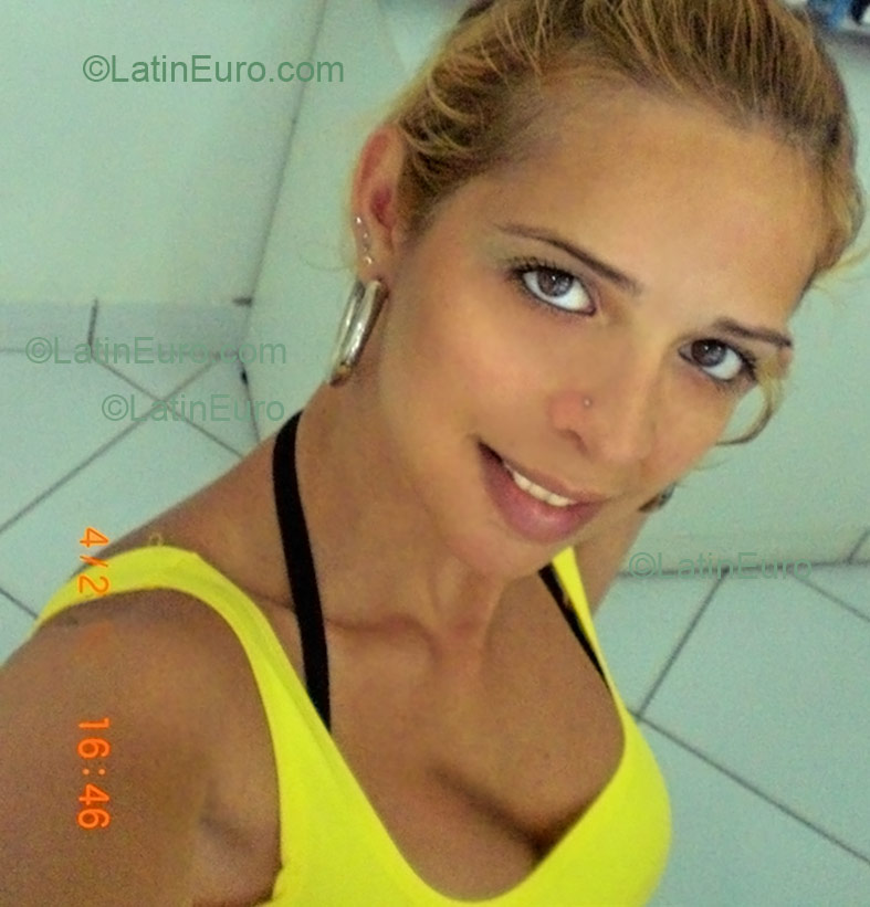 Date this lovely Brazil girl Priscilla from Sao Mateus B1464
