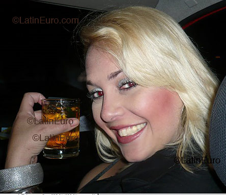 Date this sultry Brazil girl Bruna from Gama B1508