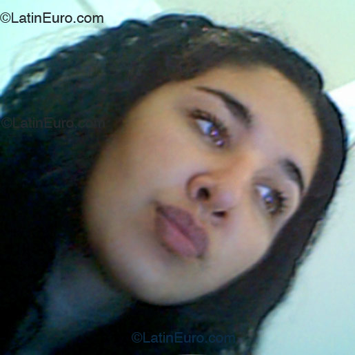 Date this cute Brazil girl Ana from Porto Alegre B1693