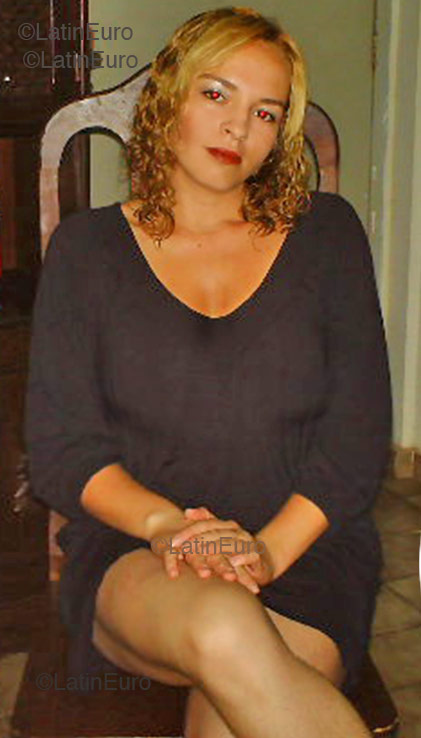 Date this exotic Brazil girl Eliza from SANTA LUZIA B1705