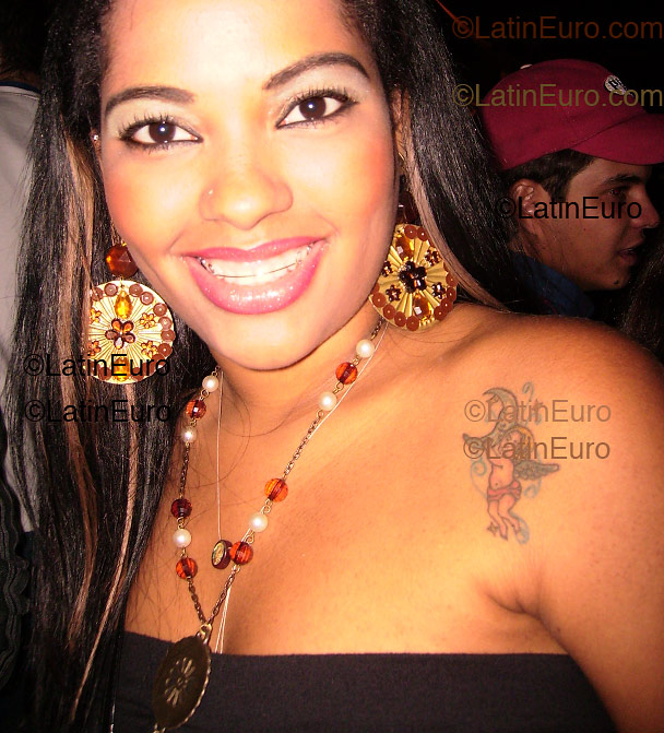 Date this voluptuous Brazil girl Jaqueline from Goiania B1706