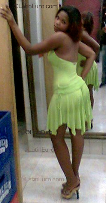 Date this cute Brazil girl Amanda from Duque de Caxias B1750