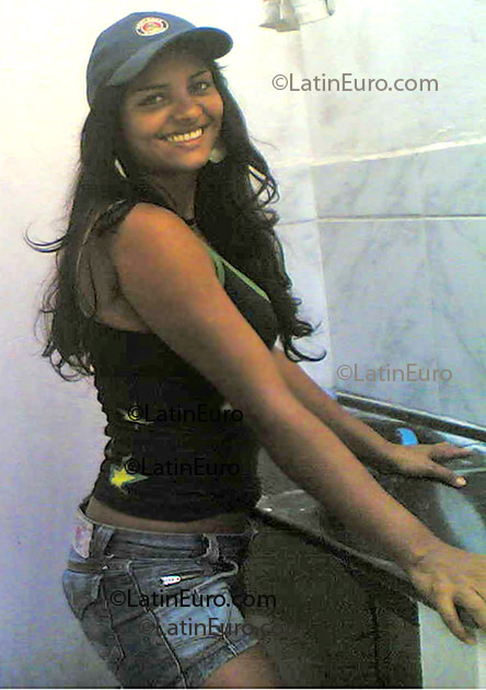 Date this happy Brazil girl Rosicleide from Maceio B1766