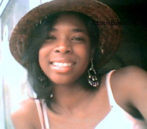 Date this attractive Brazil girl Juliana from Nova Iguacu B1795