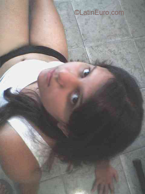 Date this stunning Brazil girl Vivian from Araras B1839