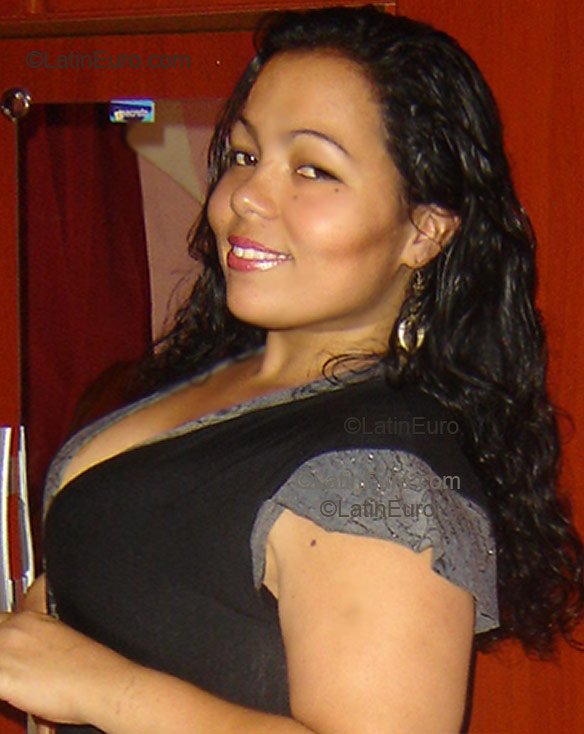 Date this tall Brazil girl Valeria from Sao Vicente B1844