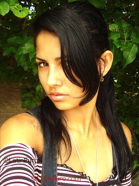 Date this foxy Brazil girl Artemisa from Aracruz B1881