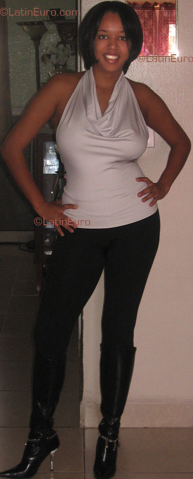 Date this athletic Brazil girl Keila from  B1905