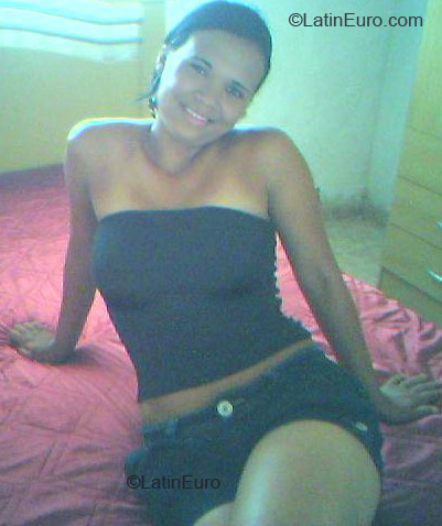 Date this attractive Brazil girl Jackueline from  B1901