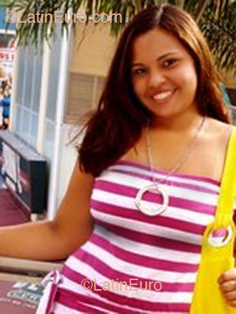 Date this hard body Brazil girl Caroline from Rio de Janeiro B1937