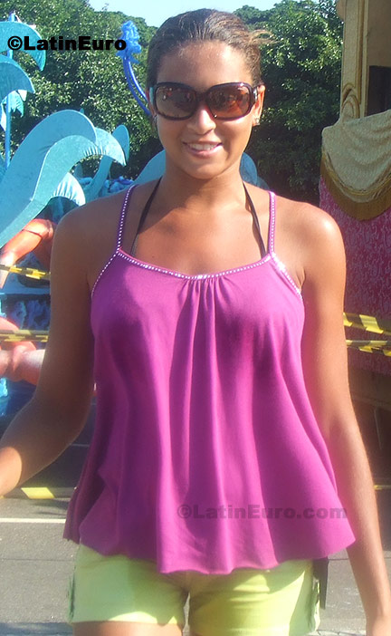 Date this athletic Brazil girl Adriana from Nova Iguacu B202