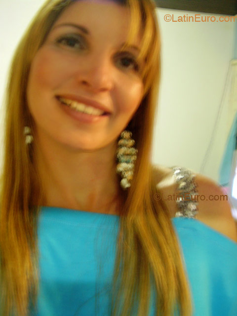 Date this hard body Brazil girl Dilaney from  B2063