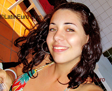 Date this lovely Brazil girl Robertinha from Vitoria B2074