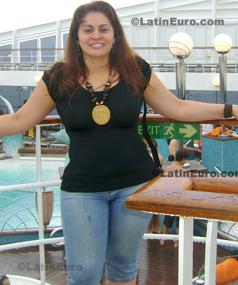 Date this young Brazil girl Soraya from Brasilia BR3734