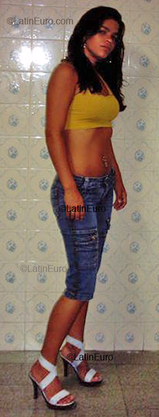 Date this delightful Brazil girl Erica from Rio de Janeiro B2114