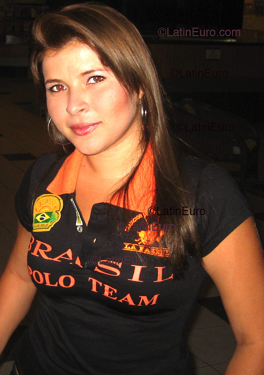 Date this charming Brazil girl Roberta from Fortaleza B2138
