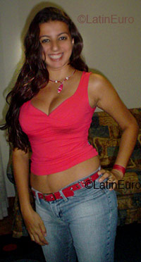 Date this gorgeous Brazil girl Alyne from Sao Jose dos Campos B2142