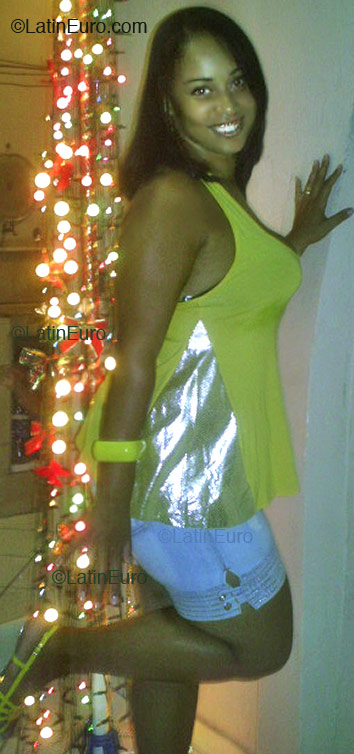 Date this delightful Brazil girl Danielli from Rio de Janeiro B2148