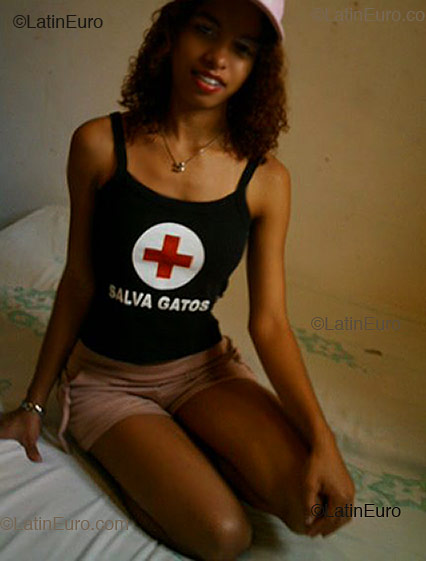 Date this cute Brazil girl Susy from Rio de Janeiro B2168