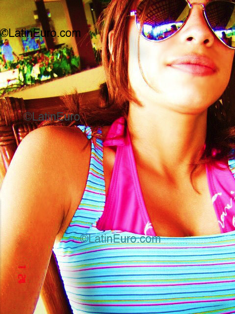 Date this lovely Brazil girl Heloisa from Brasilia B2204