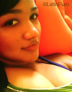 Date this foxy Brazil girl Arilane from  B2213